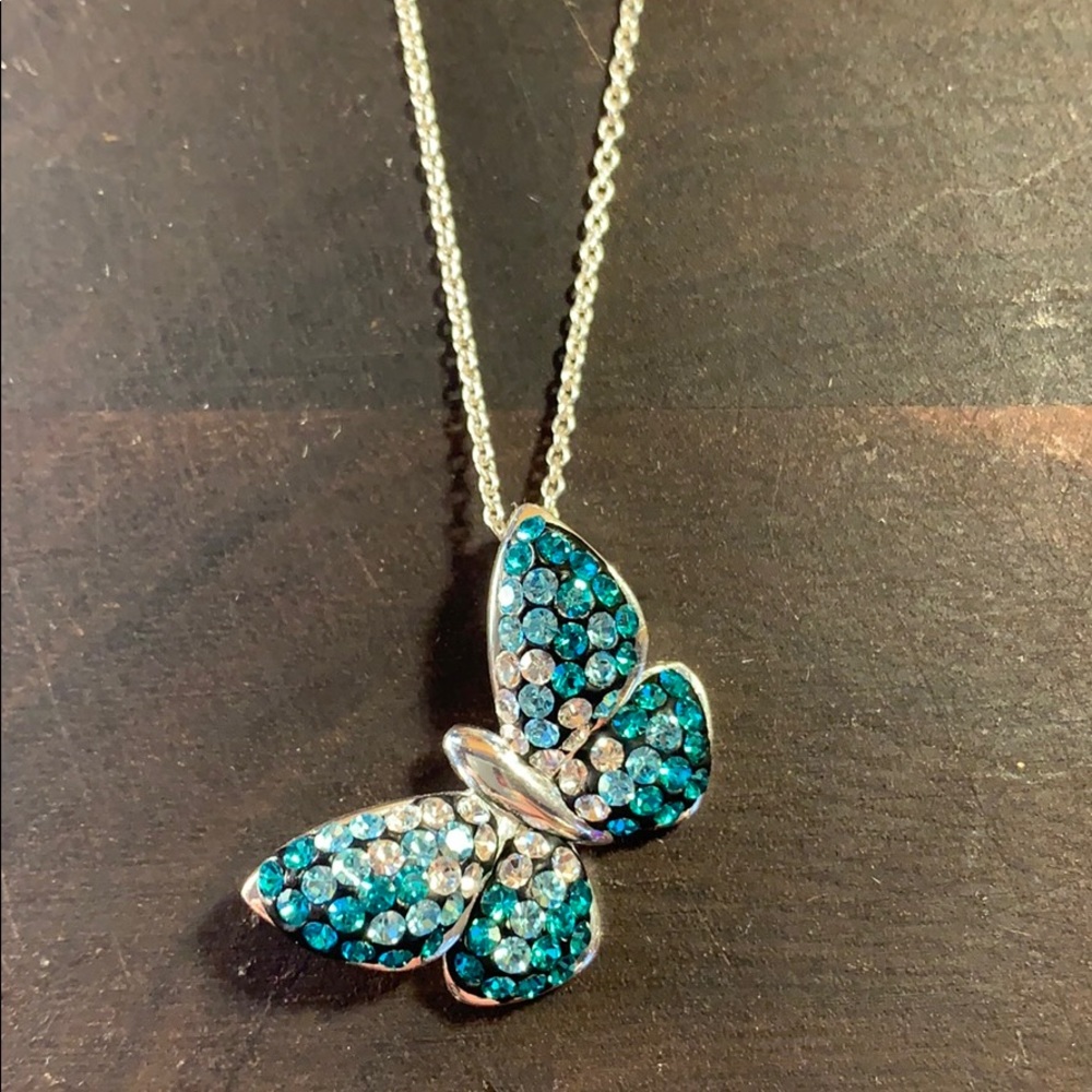 NWT Butterfly crystal pendant w/18” chain